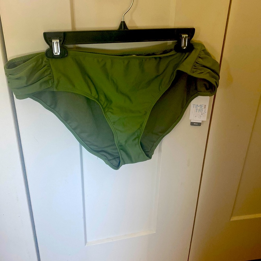 NWT  Time and Tru XL (16-18) green bikini bottoms